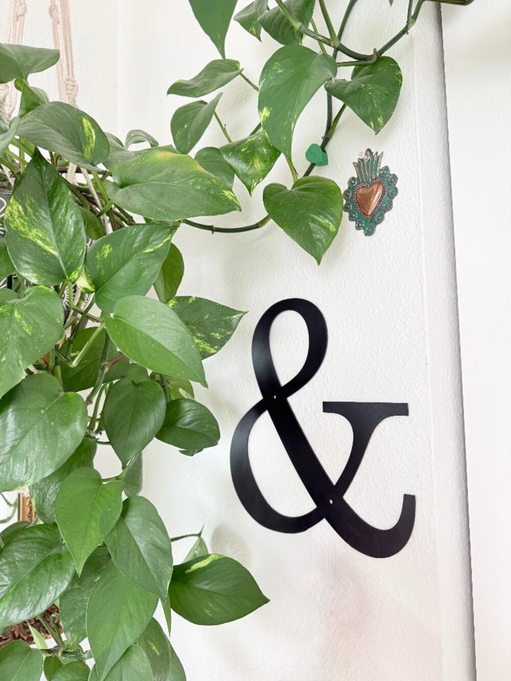 Classic Metal Ampersand Sign | 12” Black Satin Steel Wall Art | Gallery & Mantel